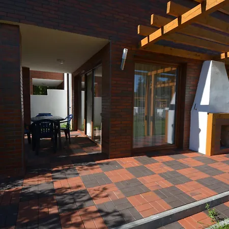 Domyletnie 8e Dom 86m2 Z Ogrodzona Dzialka * Сарбиново