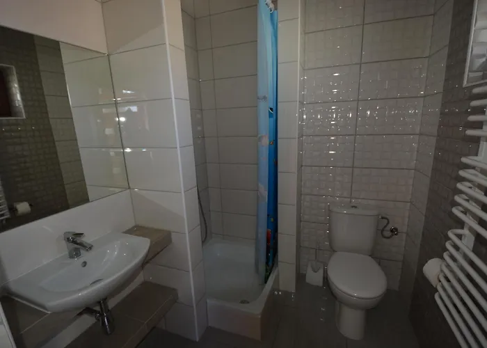 Semesterbostad Domyletnie 8e Dom 86m2 Z Ogrodzona Dzialka *